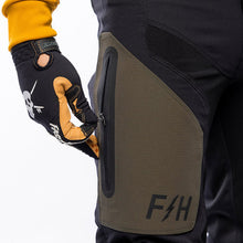 Load image into Gallery viewer, Sanguaro Cargo Pant - Black
