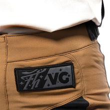 Load image into Gallery viewer, Women&#39;s Elrod Stay Golden Pant
